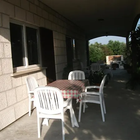 House * Lumbarda